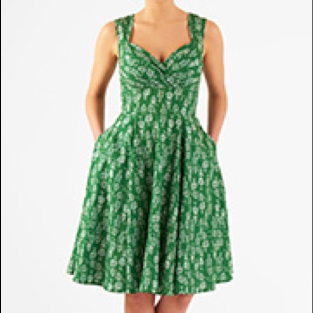 Eshakti green Hula dress with pockets.
